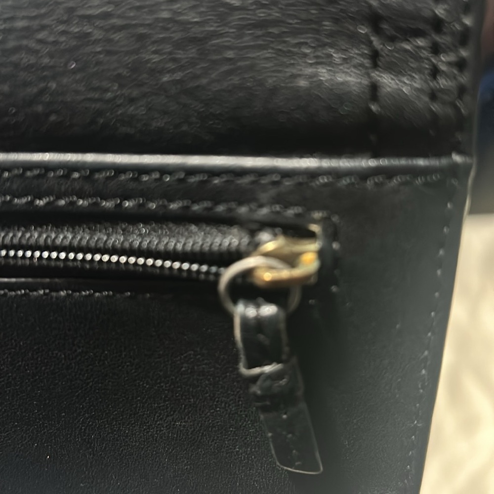 Coach Black Leather three fold wallet with Gold Buckle - Picture 5 of 10